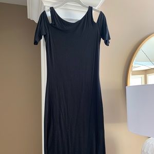 Cut-out shoulder dress